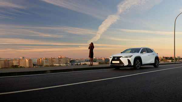 Первый электромобиль Lexus озадачил общественность  