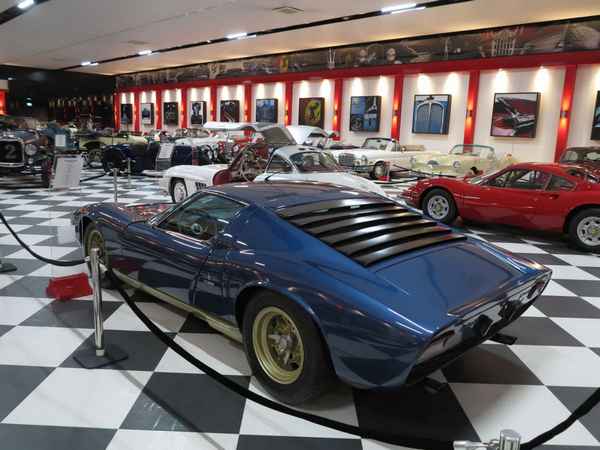 Сокровища Измира  автомобили из Key Museum (видео)  
