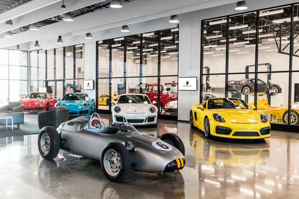Porsche представит в ЛосАнджелесе три новинки  