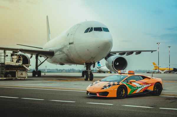 Lamborghini Huracan поступил на службу в аэропорт Болоньи  