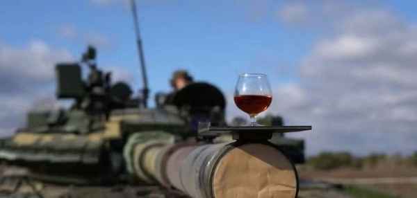 Украинский танк Т80БВ испытали кружкой пива (видео)  