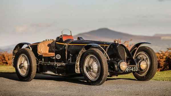 Этот 86летний Bugatti продают по цене тысячи новеньких Renault Duster  