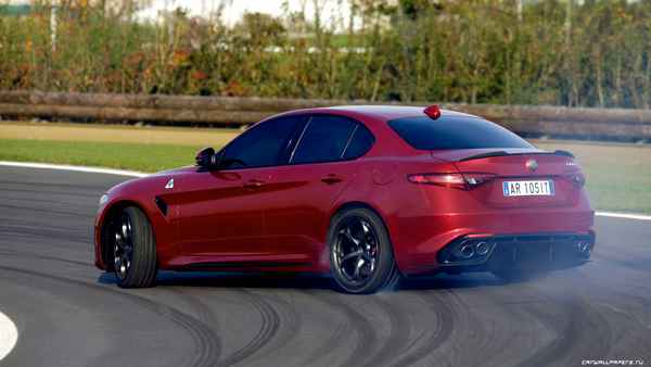 Alfa Romeo готовит серьезного конкурента злым немецким седанам  