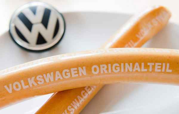 Вот это поворот: сосиски Volkswagen обогнали продажи автомобилей  