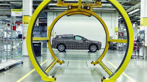 Кроссовер BMW похвастается «умными» стеклами  