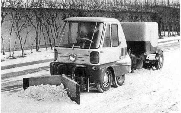 ЗАЗ965А превратили в снегоуборочную машину  