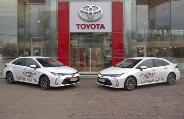 Тест Toyota Corolla vs Toyota Corolla: бензиновая версия или гибридная?  
