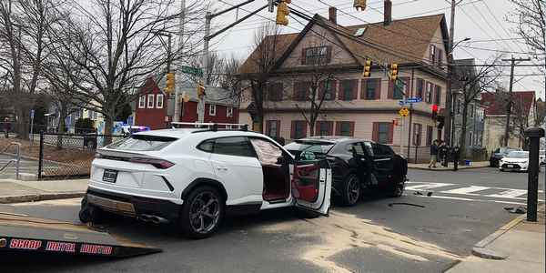 Подростки угнали два Lamborghini Urus и устроили гонки с полицией  