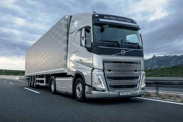 Volvo Trucks представляет Volvo FH и FH16 – грузовые автомобили нового поколения  