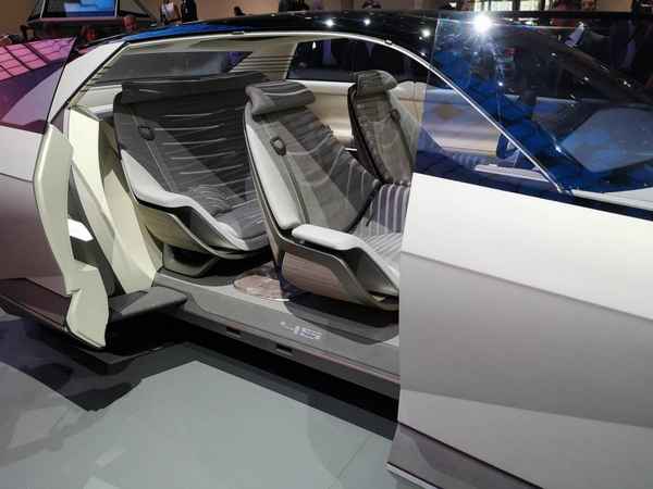 Новый электромобиль Hyundai удивил дизайном из будущего (фото)