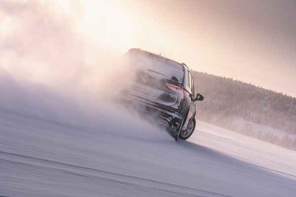 Зимние шины Nokian Snowproof P: до 270 км/ч по гололеду и слякоти  