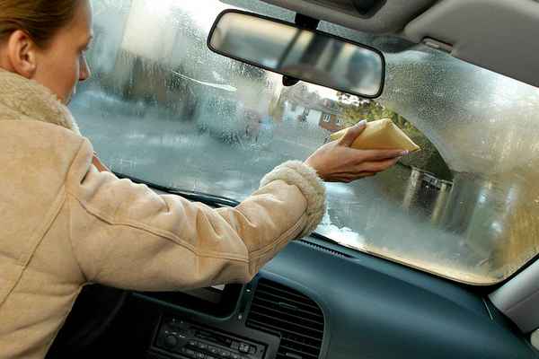 Почему запотевают стекла в машине  