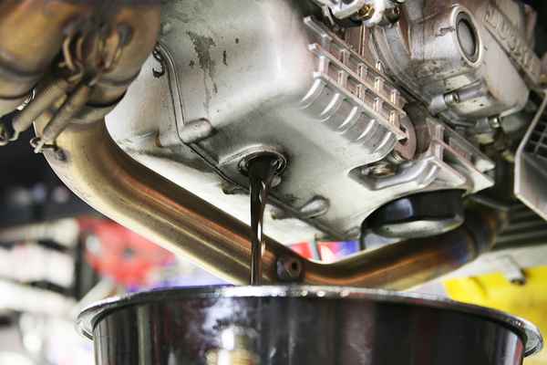 Почему не надо «промывать» двигатель перед заменой масла  