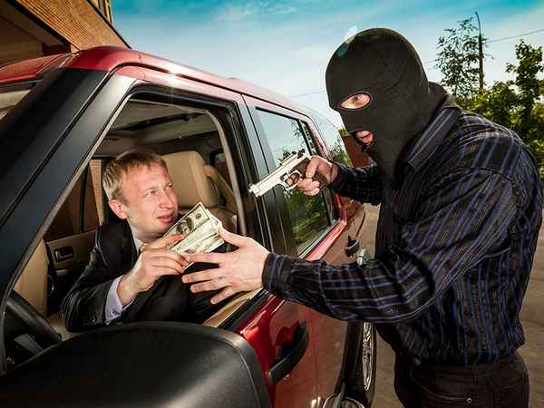 5 криминальных схем против водителя в «пробке», и одна — самая опасная  